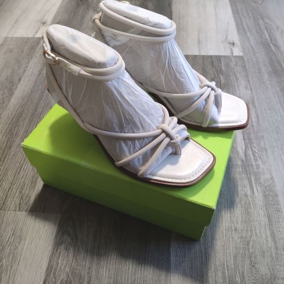 Sam Edelman Shoes - Sam Edelman Dia kitten strappy heels sandal square toe Panna Cotta bone cream 9